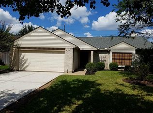 527 Rolling Mill Dr, Sugar Land, TX 77498