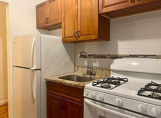 5th image of 1250 Morris Ave APT 1C