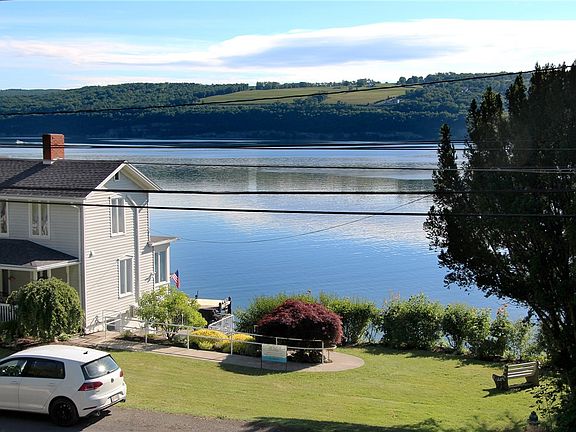 2nd image of 72 Salt Point Rd