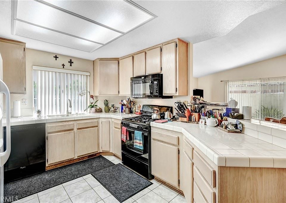 1st image of 27545 Camino Vacuna