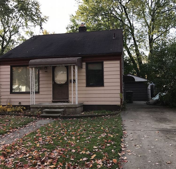 1st image of 662 E Tennyson Ave