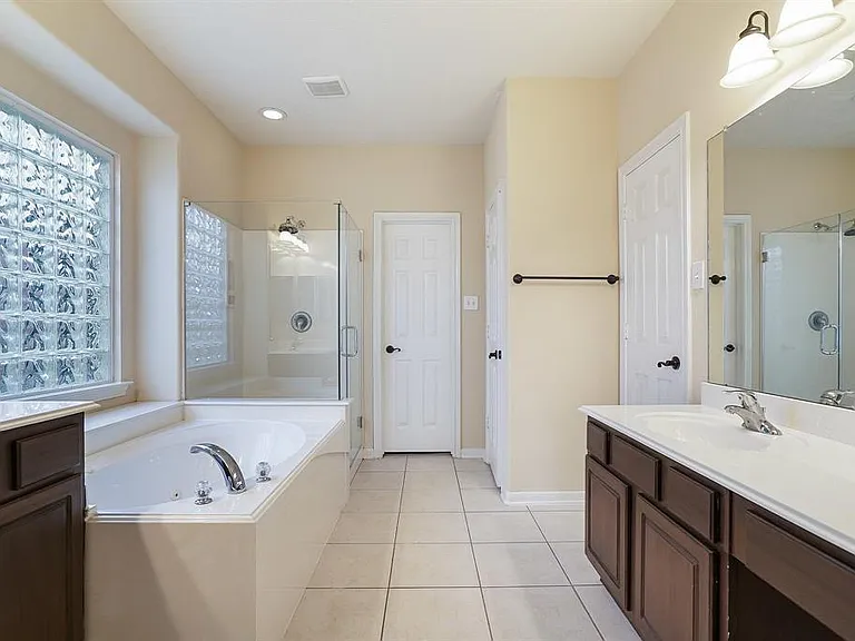 7211 Emerald Run Ln — Photo 21