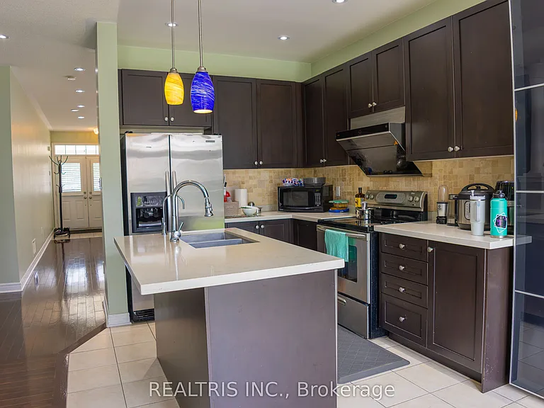 7 Mantle Ave — Photo 9