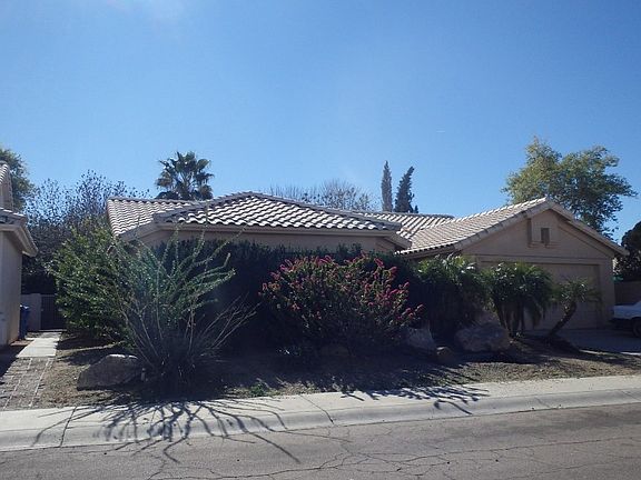 3rd image of 3527 E Rockwood Dr