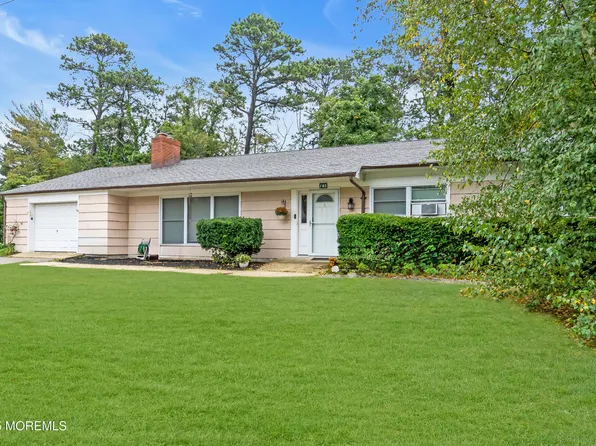 145 Spray Avenue, Beachwood, NJ 08722