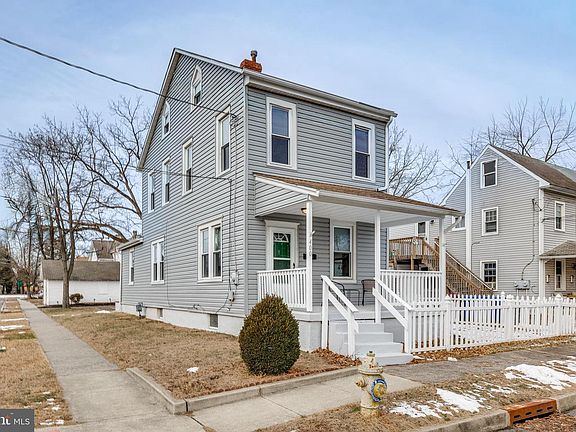 3rd image of 400 Buttonwood St