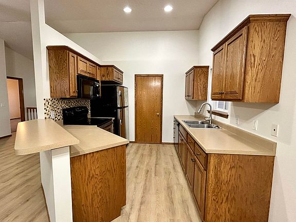 4th image of 3710 Jewel Cir