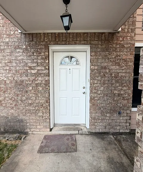 2218 S Tourist Dr E — Photo 2