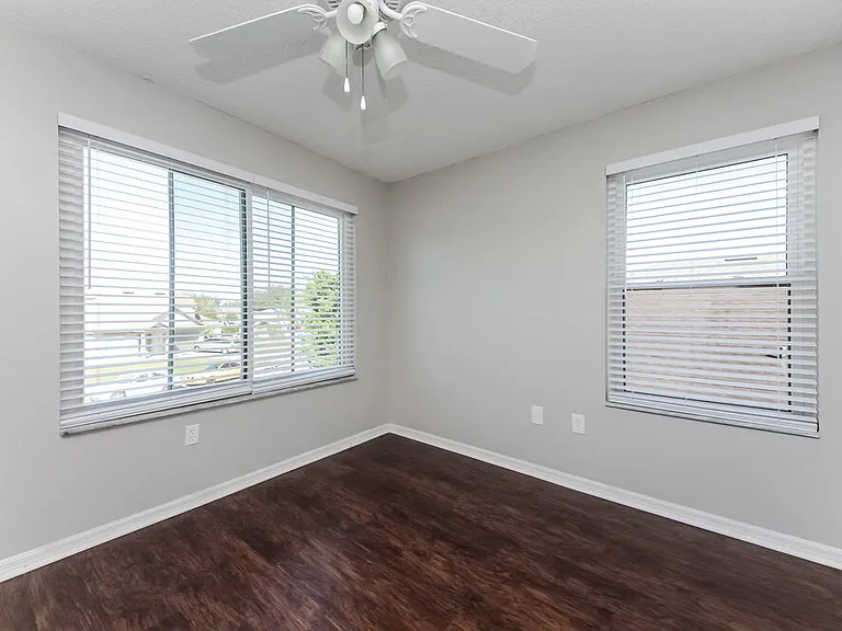 9522 Chandon Dr — Photo 11