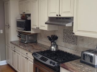 137 Boehmhurst Ave, Sayreville, NJ