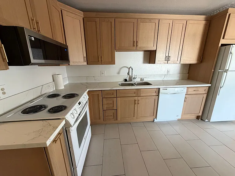 4734 Roberta St #4 — Photo 9