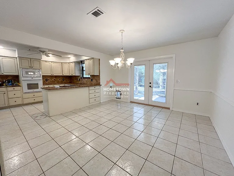2505 Semoran Dr — Photo 12