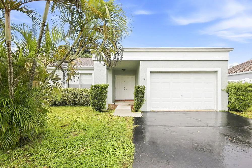 3 bed, 2.0 bath, 1654 sqft, $3,115 — Photo 1