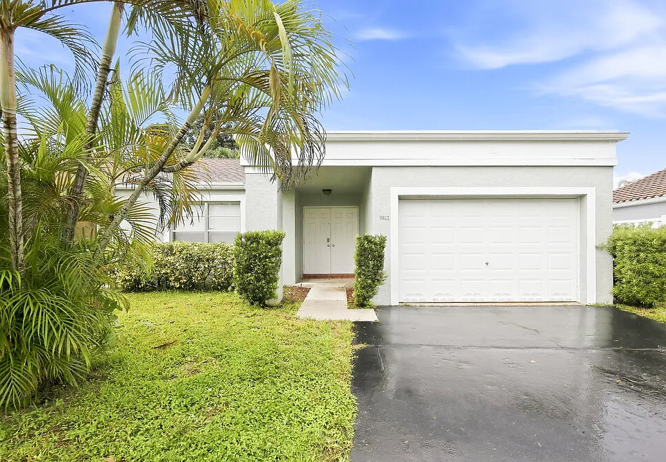 9611 NW 44th Ct