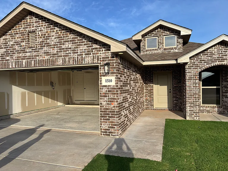 1310 Saratoga Ave — Photo 1