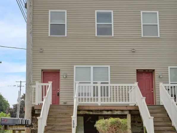 138 Front St, Akron, PA 17501
