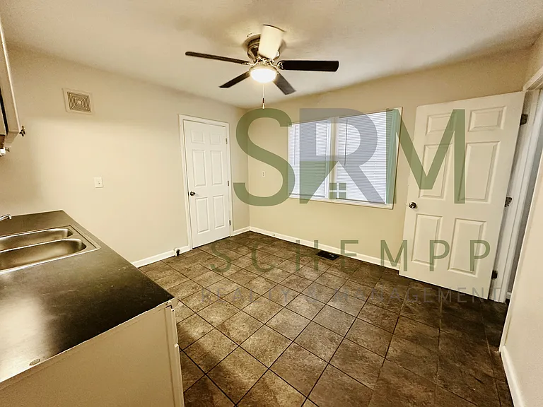 1147 Lincoln Ave — Photo 7