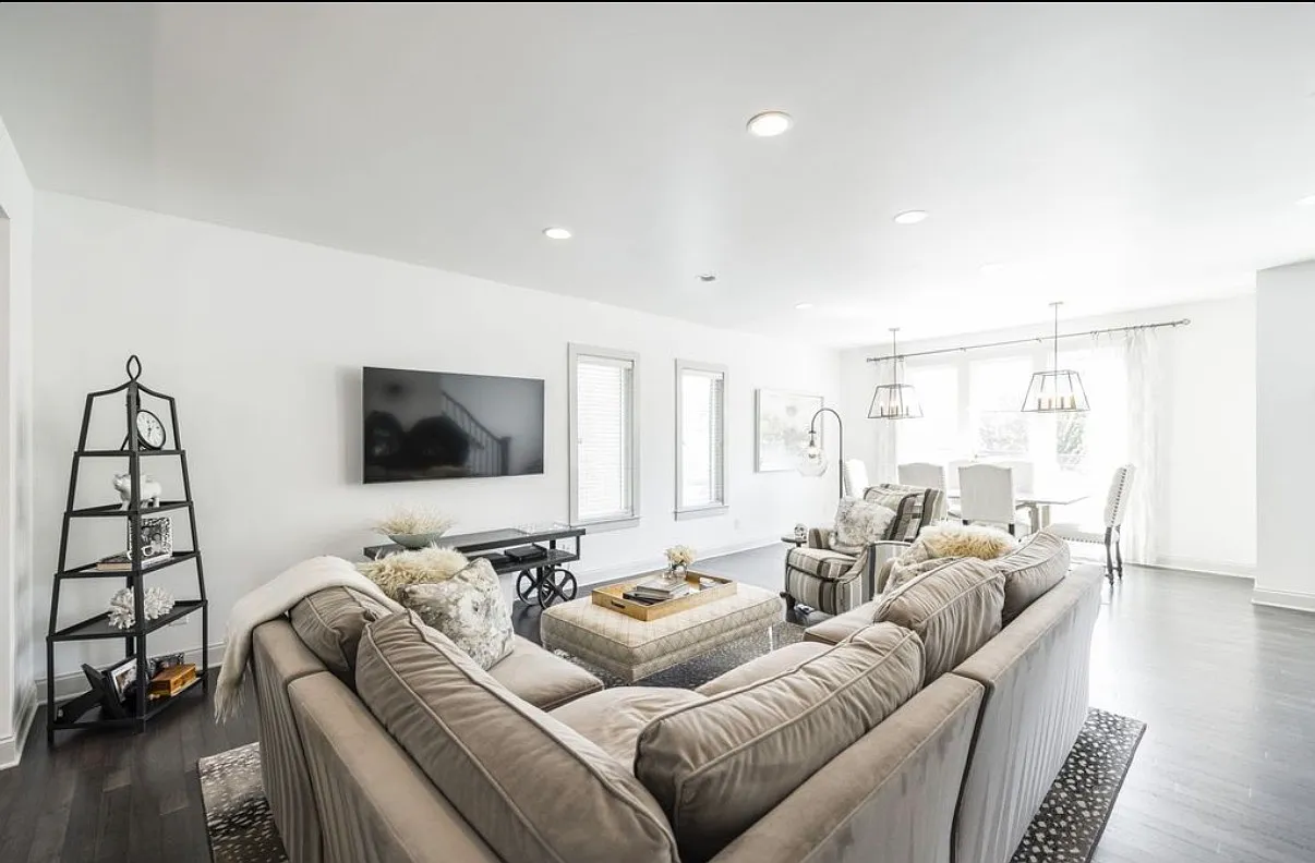 2 bed, 1934 sqft, $3,500 — Photo 3