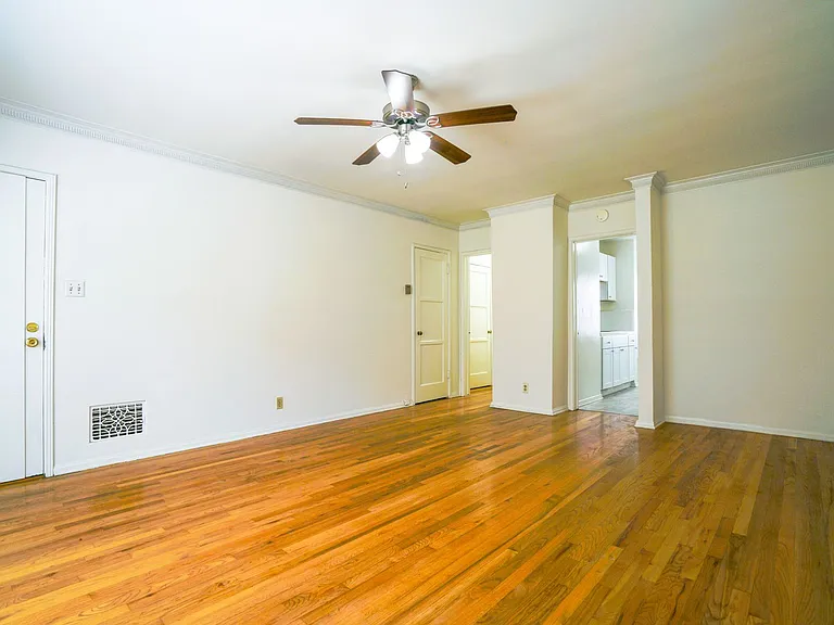 8551-8561 Holloway Dr — Photo 2