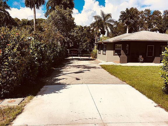 Driveway access to rear