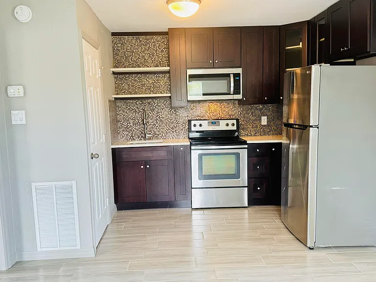 71 Rockefeller Dr #A — Photo 10
