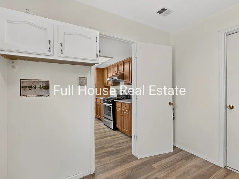 2309 Saturn Pl NE — Photo 19