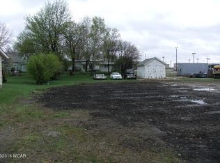 104 S 10th St, Marshall, MN 56258