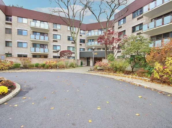 30 Greenridge Avenue #3G, White Plains, NY 10605