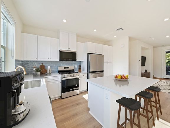 Freesia Kitchen