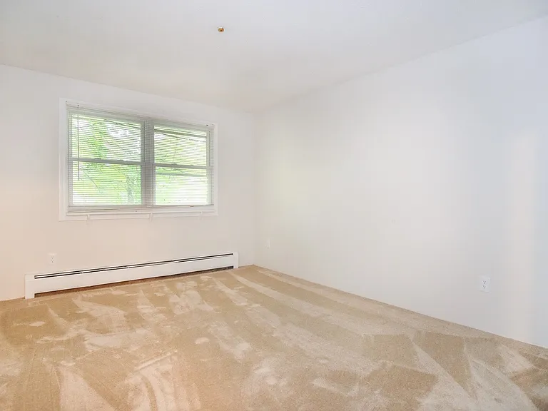 199 Aiken Ave — Photo 40