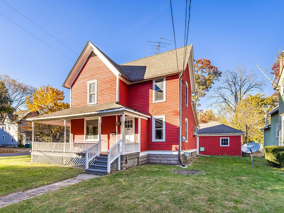 1st image of 624 McCourtie St