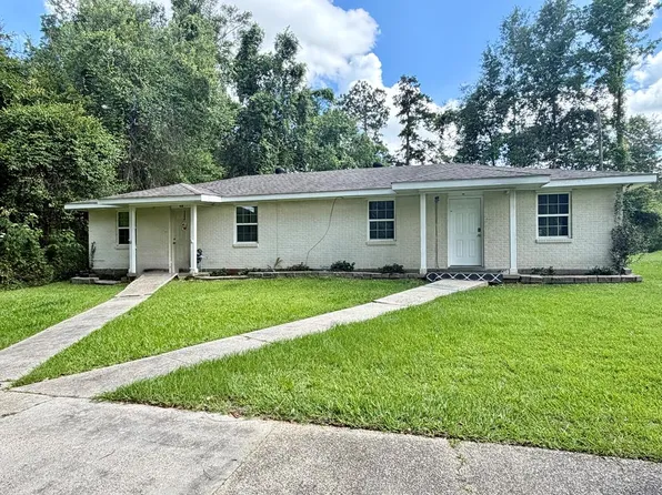 408/410 8th St, Picayune, MS 39466
