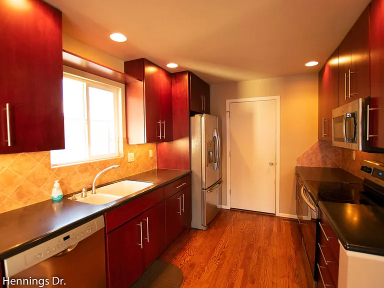 4585 Hennings Dr — Photo 3