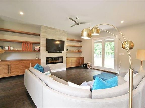 5th image of 292 Pecan Hollow Cir