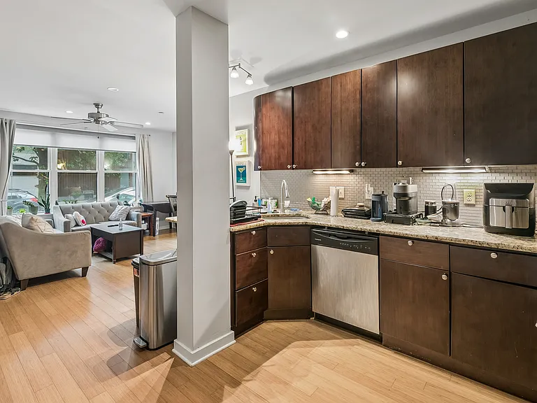 1124 N 3rd St #1 — Photo 7
