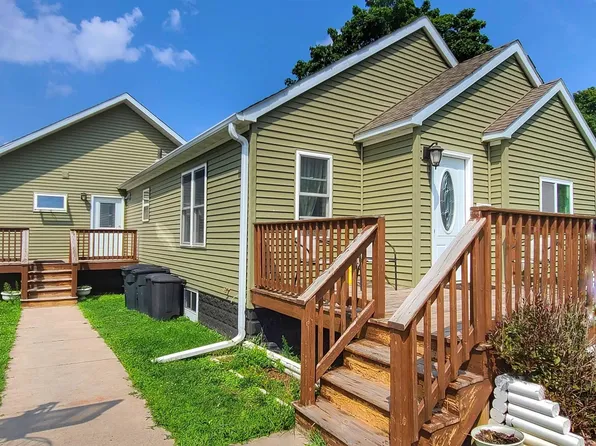 108 W E St, Iron Mountain, MI 49801