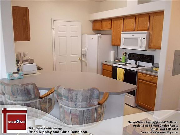 Kitchen with Breakfast Bar