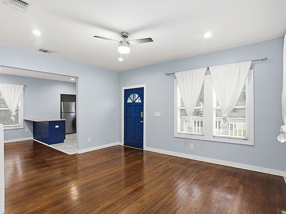 5th image of 1502 W Elsmere