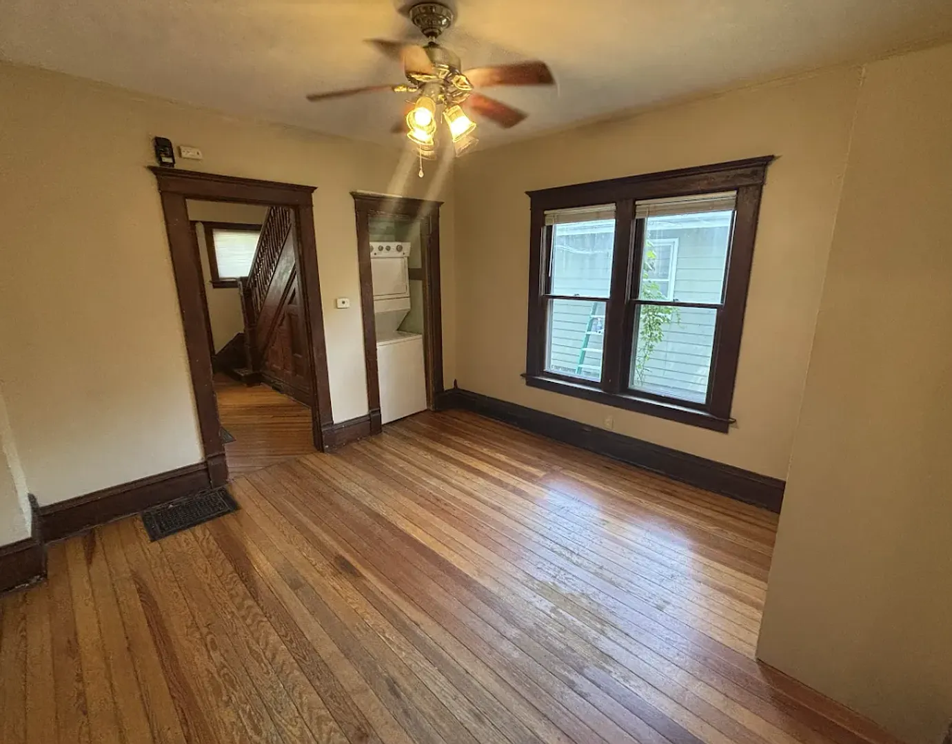 Available August 1st, 6 bedroom, 2 bathroom, Off Street Parking Included! — Photo 4