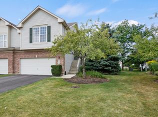 819 Crossing Way #819, St Charles, IL 60174