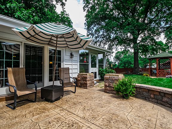 2nd image of 12185 Oakwilde Ct