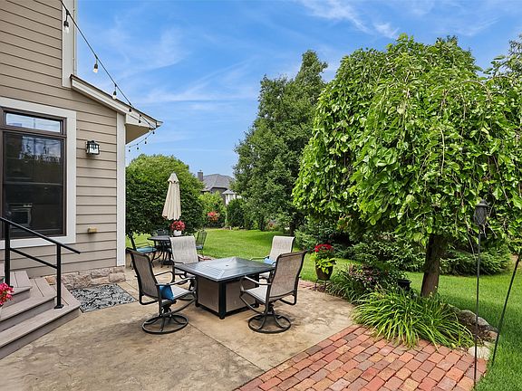 3rd image of 5865 Fairway Ct