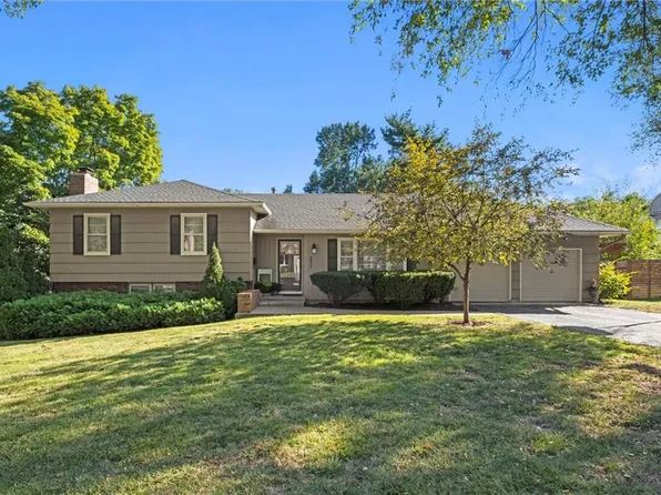 8505 W 92nd St, Overland Park, KS 66212