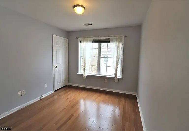 53 Hendrickson Dr — Photo 15