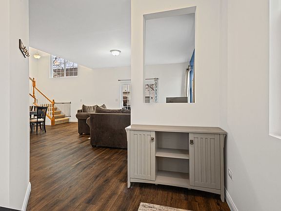 4th image of 2433 Rocky Hill Cir