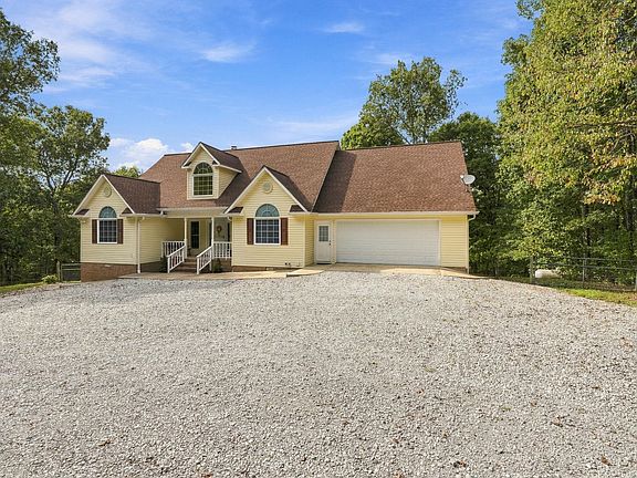 2nd image of 375 Weaver Ln