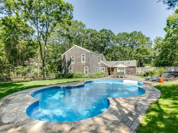 1206 Middle Line Hwy, Sag Harbor, NY 11963