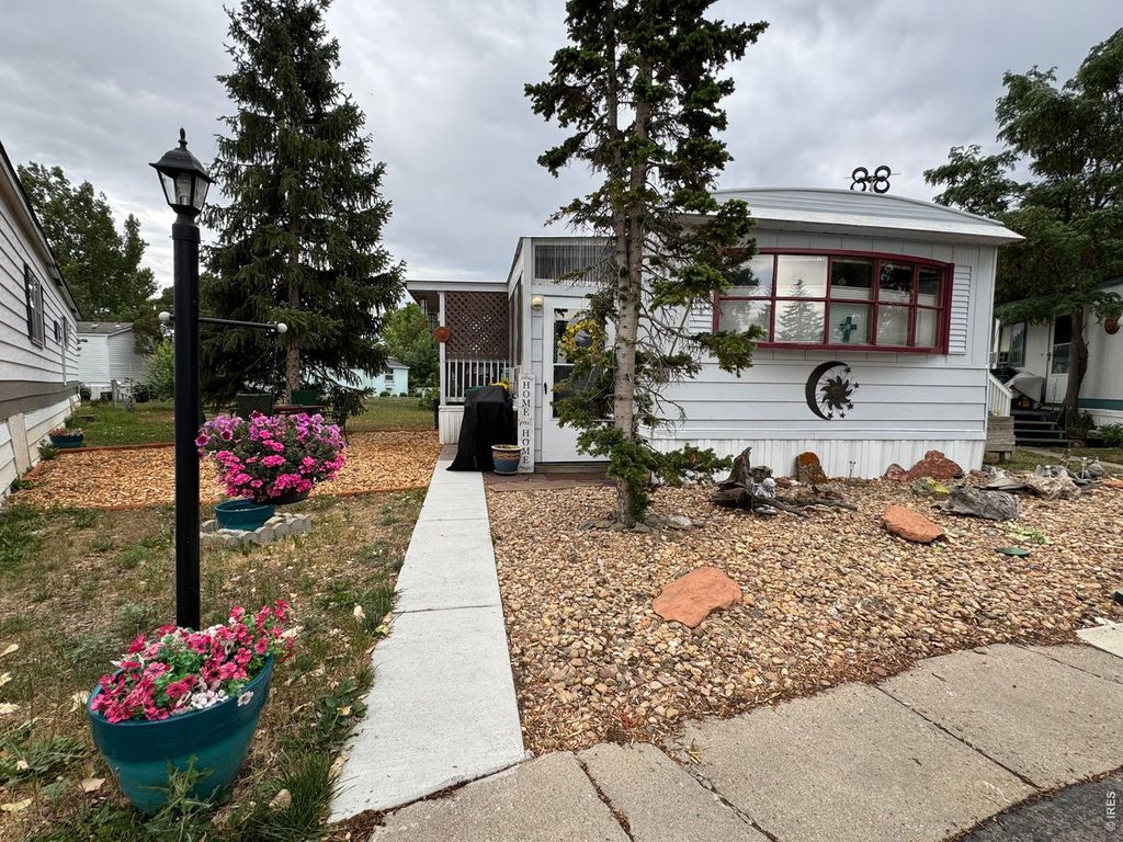 221 W 57th St #49A