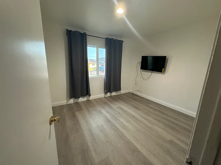 1857 E Abbottson St #4 — Photo 1