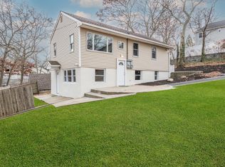 34 Greenlawn Rd UNIT A, Sound Beach, NY 11789